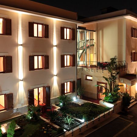 Diana Inn Accommodations Pompeya Exterior foto